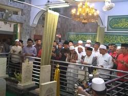 Ziarah ke Makam Keramat Empang, Maruf: Kita Cari Keberkahan