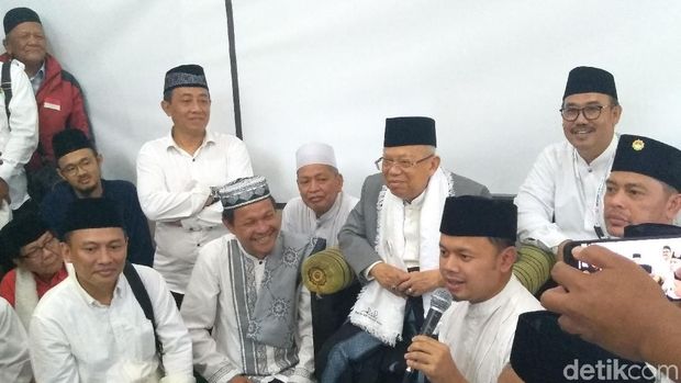 Di Depan Ma'ruf Amin, Bima Arya Acungkan 1 Jari