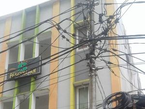 Kabel Tiang Listrik di Tanah Abang Korsleting, Seorang Pria Kesetrum