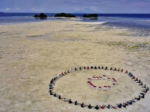 Foto Alam Halmahera dan Raja Ampat yang Bikin Lupa Pulang