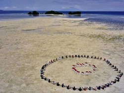 Foto Alam Halmahera dan Raja Ampat yang Bikin Lupa Pulang