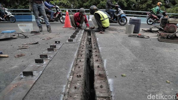 Akhirnya, Flyover yang Renggang di Kemayoran Diperbaiki
