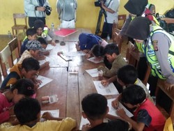 Polisi Konselor Pulihkan Trauma Anak Korban Longsor Sukabumi