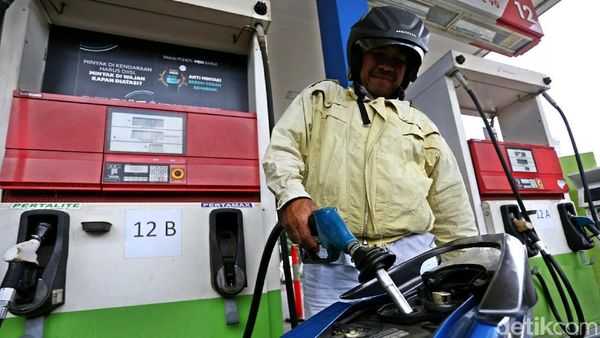 Hari Ini Harga Pertamax Cs Turun Lho