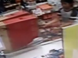 Polisi Tangkap Wanita Pencuri 2 TV 43 Inchi di Kemang