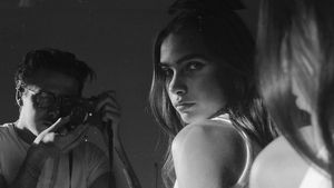 Hana Cross, Pacar Baru Brooklyn Beckham yang Disebut Mirip Victoria
