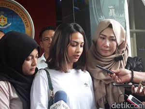 Pengacara Vanessa Angel: Tidak Ada Kondom yang Ditemukan Pengacara Vanessa Angel: Tidak Ada Kondom yang Ditemukan
