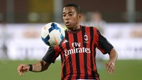 Robinho gabung Milan pada musim panas 2010 sebelum kembali ke Santos sebagai pinjaman pada 2014. Selama memperkuat Milan, Robinho tampil 144 kali dengan menyumbang 32 gol dan meraih satu scudetto. Foto: Dino Panato/Getty Images