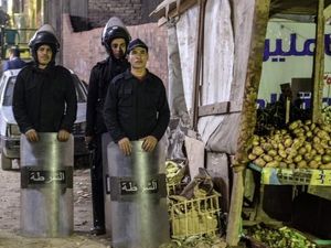 Polisi Mesir Tewas saat Jinakkan Bom di Dekat Gereja Koptik