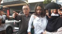 Berwajah Sedih, Vanessa Angel Keluar dari Polda Jatim