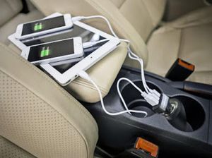 Kurang-kurangin Deh Ngecas HP di Mobil, Kalau Nggak Mau Begini!