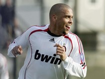 10 Pemain Top Ini Pernah Main di Inter Milan dan AC Milan