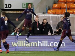 Arsenal Menang Mudah, Dua Pemain Mudanya Dipuji