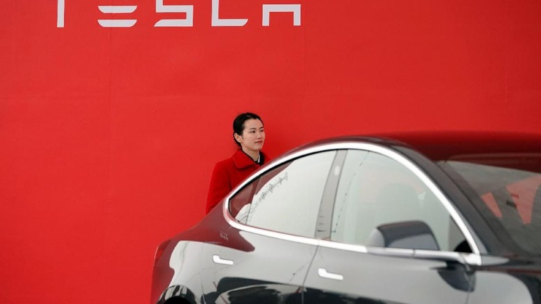 Pabrikan Otomotif Tiongkok Ingin 'Sleding' Tesla Soal Mobil Listrik