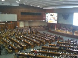 Ketua DPR Berbunga-bunga Lihat Hampir Semua Kursi Paripurna Terisi