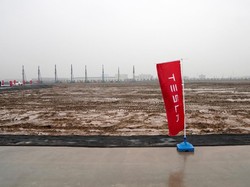 Pangkas Biaya Produksi, Tesla PHK Ribuan Karyawan