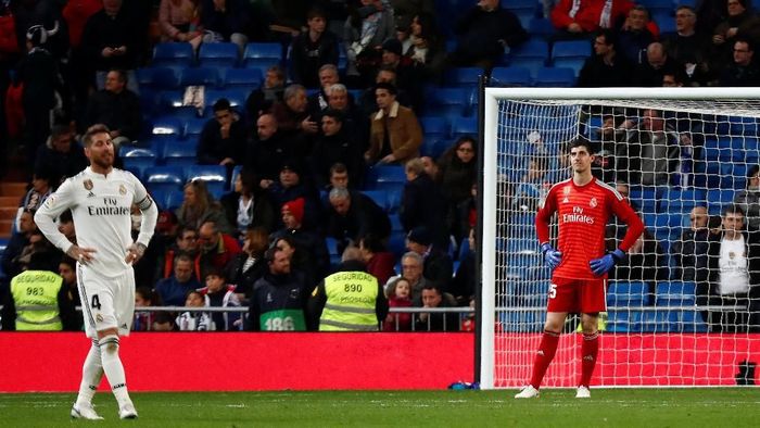 Banyak bangku kosong terlihat di Santiago Bernabeu saat Real Madrid menjamu Real Sociedad (Foto: Juan Medina/Reuters) Banyak bangku kosong terlihat di Santiago Bernabeu saat Real Madrid menjamu Real Sociedad (Foto: Juan Medina/Reuters)
