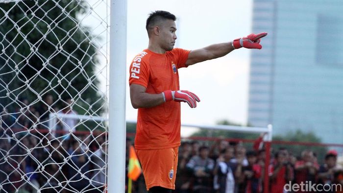 Andritany Ardhiyasa diberi kepercayaan melanjutkan ban kapten Ismed Sofyan. (Rifkianto Nugroho/detikSport) Andritany Ardhiyasa diberi kepercayaan melanjutkan ban kapten Ismed Sofyan. (Rifkianto Nugroho/detikSport)