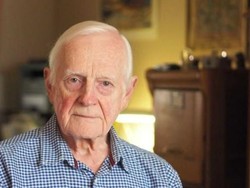 Kisah Pensiunan Australia Jadi Turis di Korea Utara