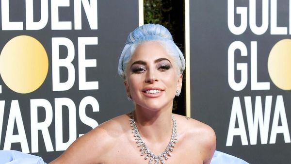 Foto: Makna Manis Gaun Lady Gaga di Golden Globes 2019