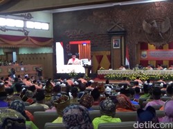 Jadi Tersangka KPK, Ketua DPRD Jambi Masih Pimpin Paripurna