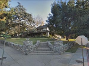 Foto: Rumah yang Jadi Sasaran Foto Penggemar Bird Box