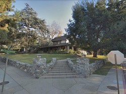 Rumah Tempat Syuting Bird Box Ramai Dikunjungi Wisatawan