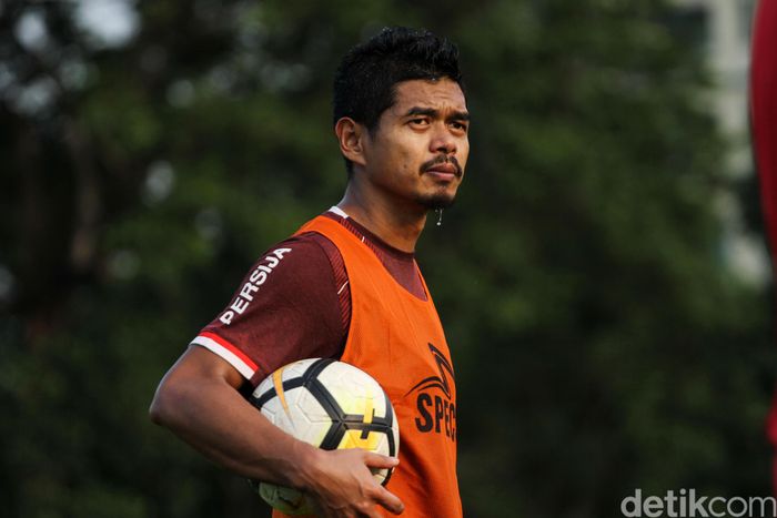 Persija Berlatih di Lapangan Baru Persija Jakarta menggelar latihan perdana untuk menyambut kompetisi Liga 1 2019. Persija menjalani persiapan di markas latihan baru di Lapangan Aldiron, Jakarta.
