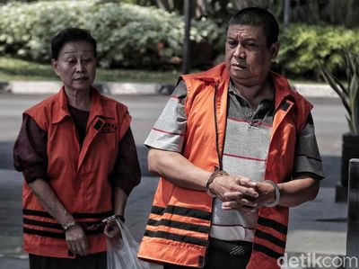 Momen Saat 2 Tahanan KPK Digelandang