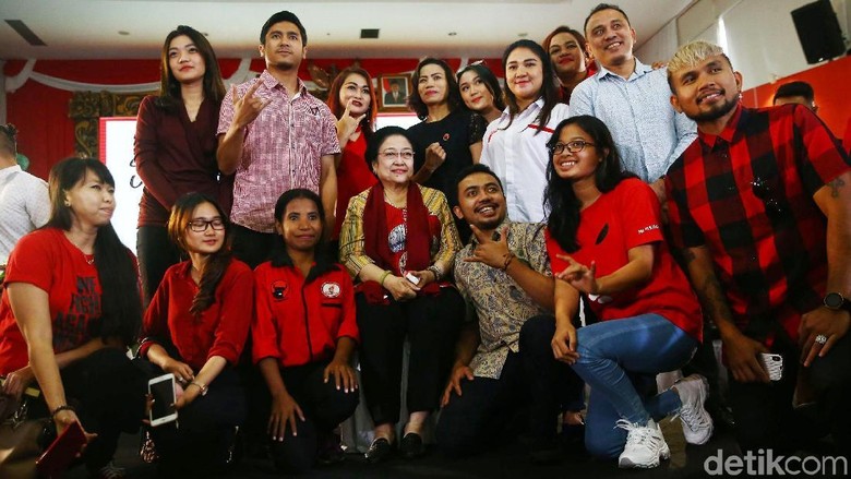 Megawati Dorong Perempuan Berani Berpolitik Megawati Dorong Perempuan Berani Berpolitik