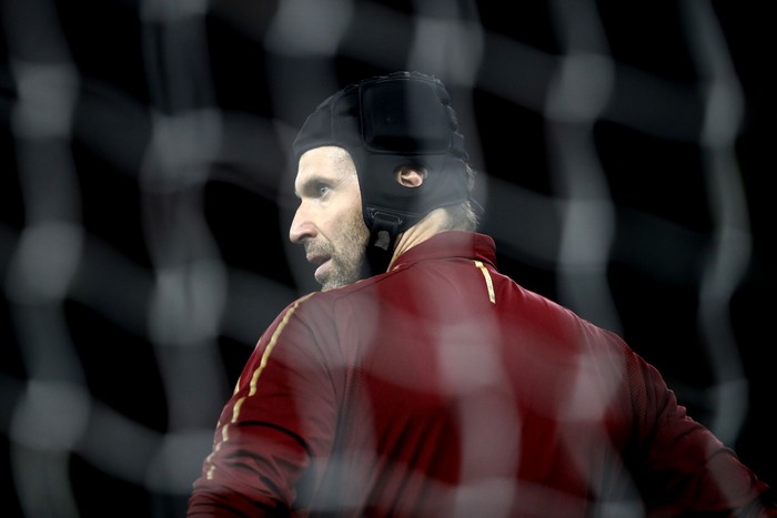 Cech LONDON, ENGLAND - NOVEMBER 03: Petr Cech of Arsenal looks on ahead of the Premier League match between Arsenal FC and Liverpool FC at Emirates Stadium on November 3, 2018 in London, United Kingdom. (Photo by Julian Finney/Getty Images)