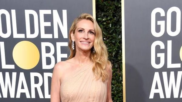 10 Selebriti Berbusana Terbaik di Golden Globes 2019, Siapa Favoritmu?
