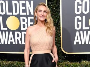 10 Selebriti Berbusana Terbaik di Golden Globes 2019, Siapa Favoritmu?
