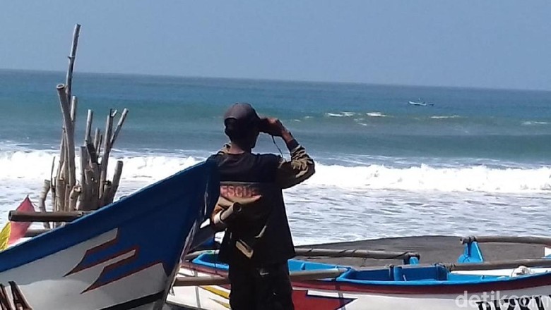 Ombak Tinggi, Pencarian Nelayan Samas Tetap Dilanjutkan Ombak Tinggi, Pencarian Nelayan Samas Tetap Dilanjutkan