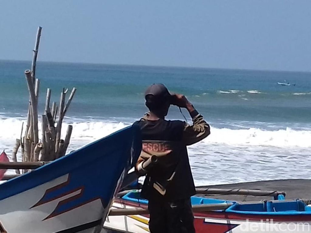 Ombak Tinggi, Pencarian Nelayan Samas Tetap Dilanjutkan Ombak Tinggi, Pencarian Nelayan Samas Tetap Dilanjutkan