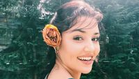 Liburannya Artis Cantik Turki, Hande Ercel