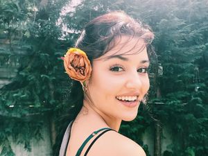 Liburannya Artis Cantik Turki, Hande Ercel