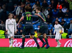 Sociedad larut dalam perayaan gol tersebut. Tambahan tiga poin bikin mereka menjauh dari zona degradasi. (Foto: Gonzalo Arroyo Moreno/Getty Images)