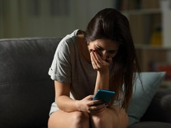 Gampang Baper Ketika Baca #LayanganPutus? Ini Kemungkinan Psikologisnya