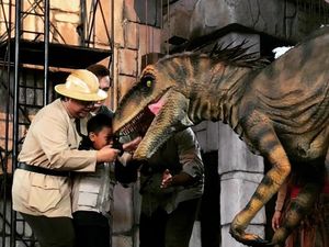 Wisata ke Ancol, Masih Ada Dinosaurus di Ujung Musim Liburan