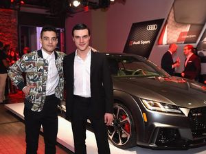 Rami Malek dan Mobil 4 Cincin Rami Malek dan Mobil 4 Cincin