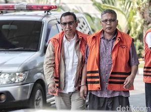 Seborgol Berdua, 2 Tersangka KPK Diperiksa Seborgol Berdua, 2 Tersangka KPK Diperiksa