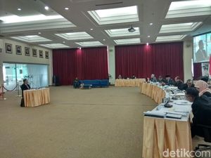 Ditanya Prostitusi Online, Calon Hakim Agung Singgung Vanessa Angel