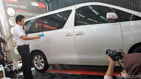 Cuci Mobil Minim Sentuhan Tangan di SPBU