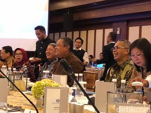 Gubernur BI Klarifikasi Isu Uang Elektronik Dikuasai Asing Gubernur BI Klarifikasi Isu Uang Elektronik Dikuasai Asing