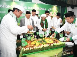 Rommy: Kedatangan Mbah Moen ke DPP PPP Pertanda Baik