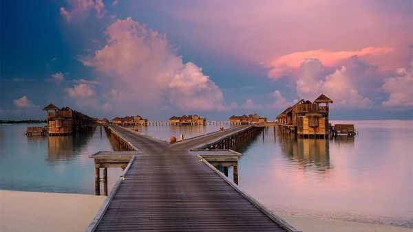 Foto: Before After Resort Mewah Maldives yang Kebakaran Hebat