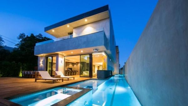 Canggih, Rumah Mewah Ini Dikendalikan Pakai Handphone