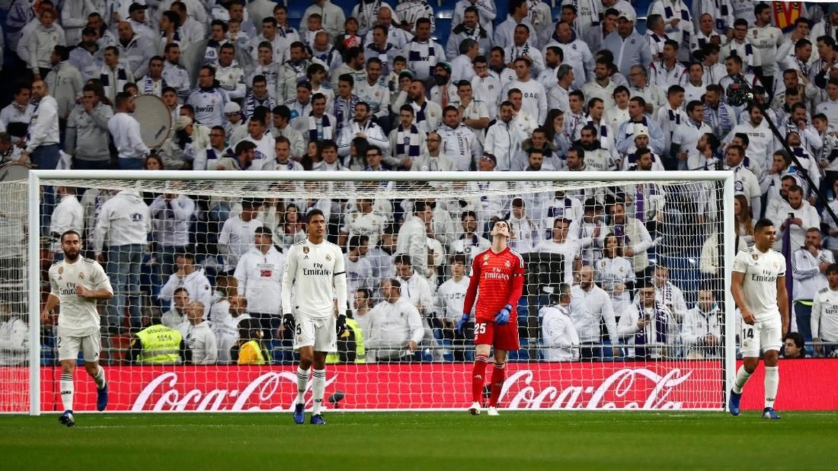 Real Madrid usai dikalahkan Real Sociedad di Bernabeu (Juan Medina/Reuters)