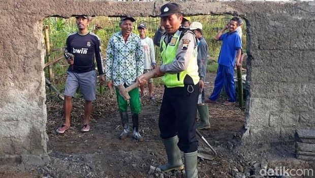 Tembok di Tengah Jalan Buatan Cakades Kalah di Wonosobo Dibongkar